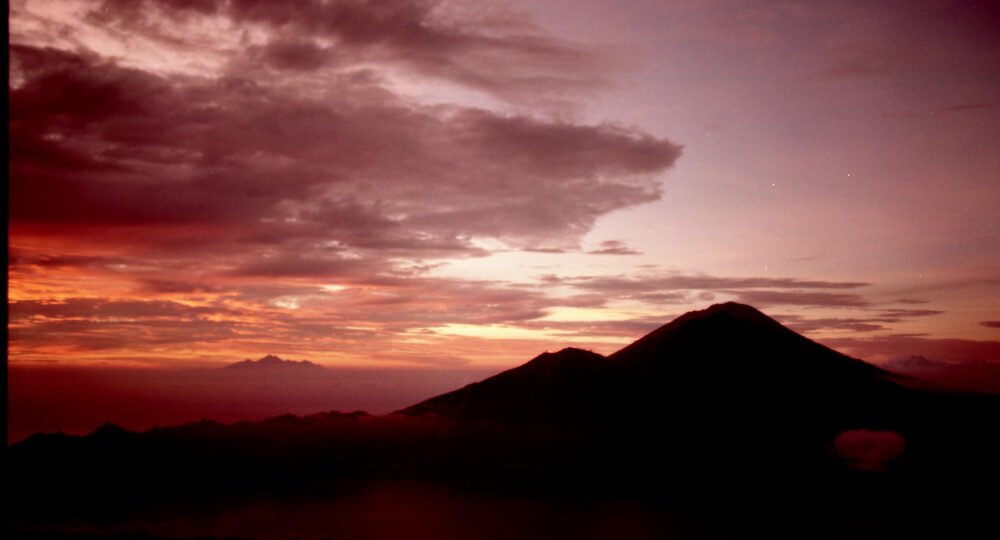 Gunung Tertinggi di Asia Tenggara